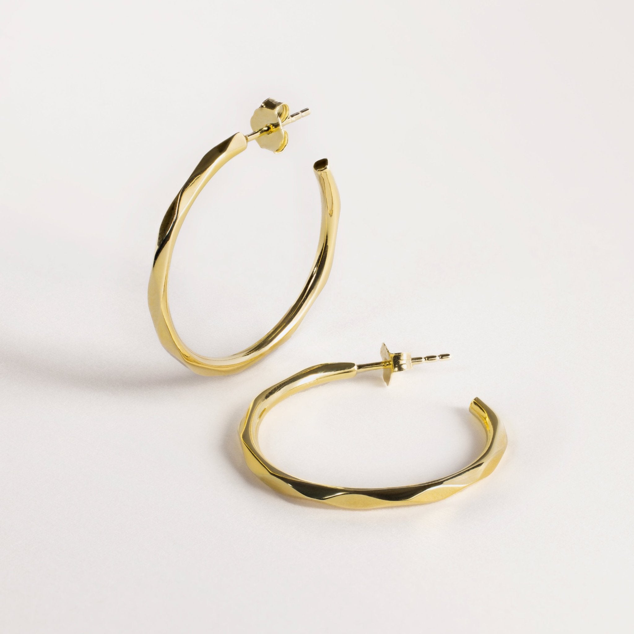 Nova Faceted Hoop