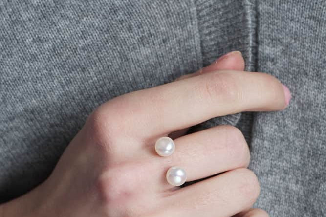 web-silver-double-white-pearl-ring.jpg
