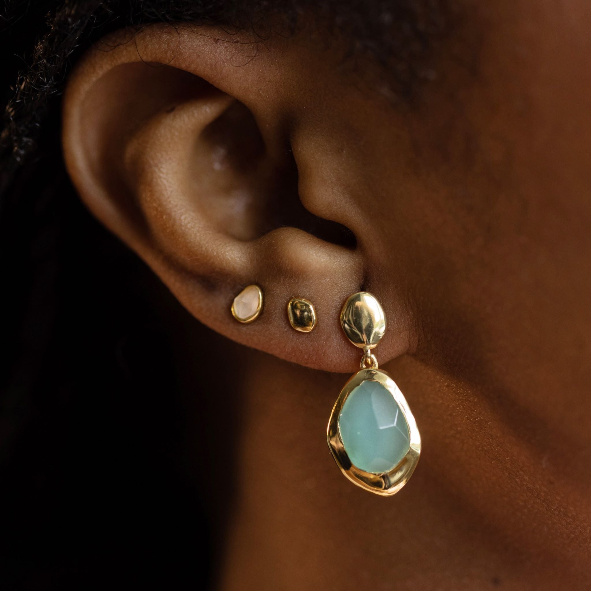 Stud features a sparkling, handcut natural gemstone and is crafted from sterling silver or 18ct gold vermeil.