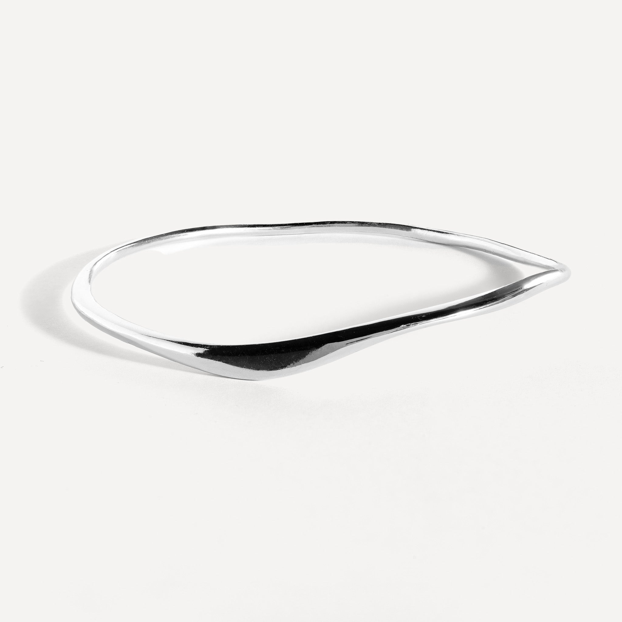The Amble bangle is lovingly crafted in 18ct gold Vermeil and Sterling Silver.