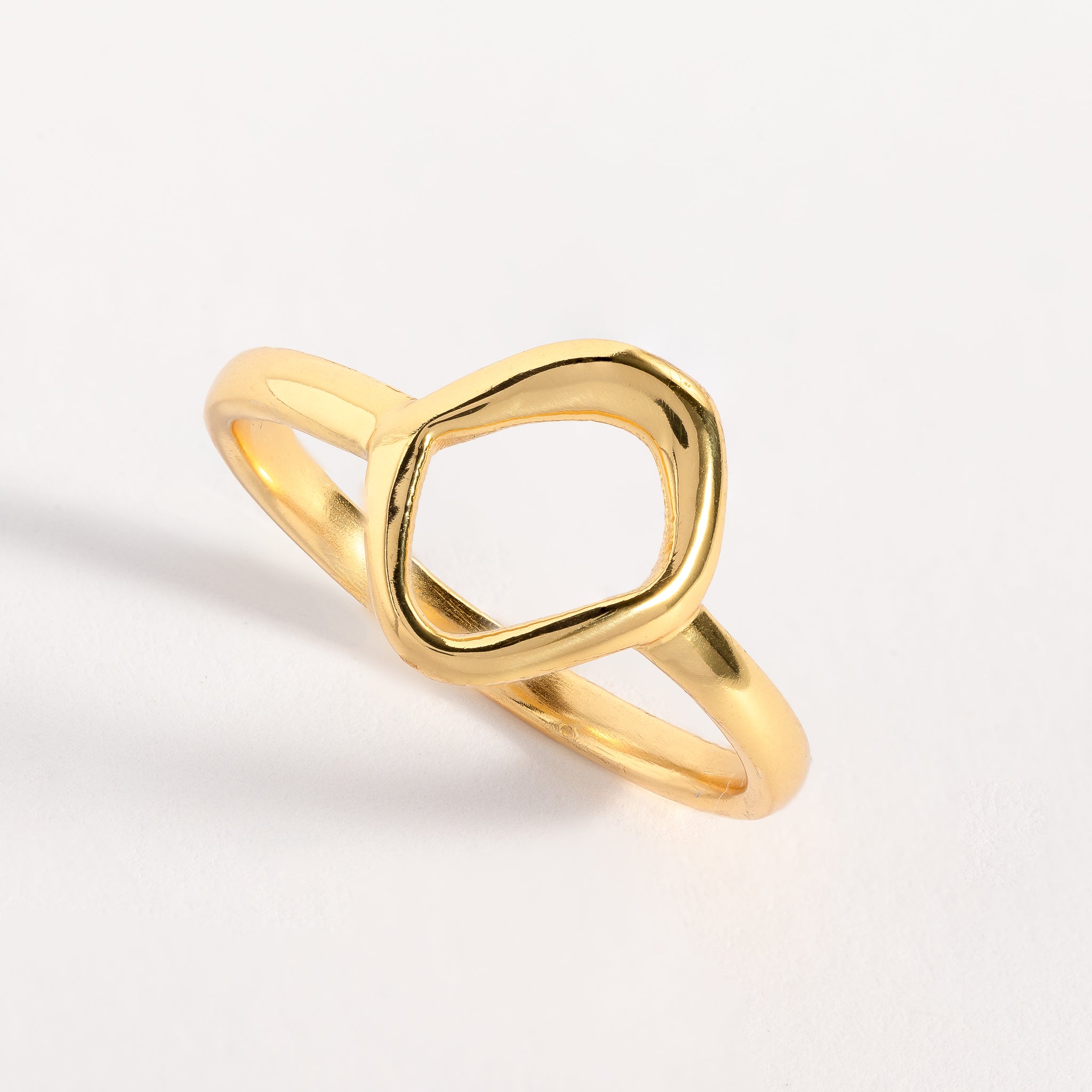 Ring features a handcut natural dapple shape and is crafted from sterling silver or 18ct gold vermeil.