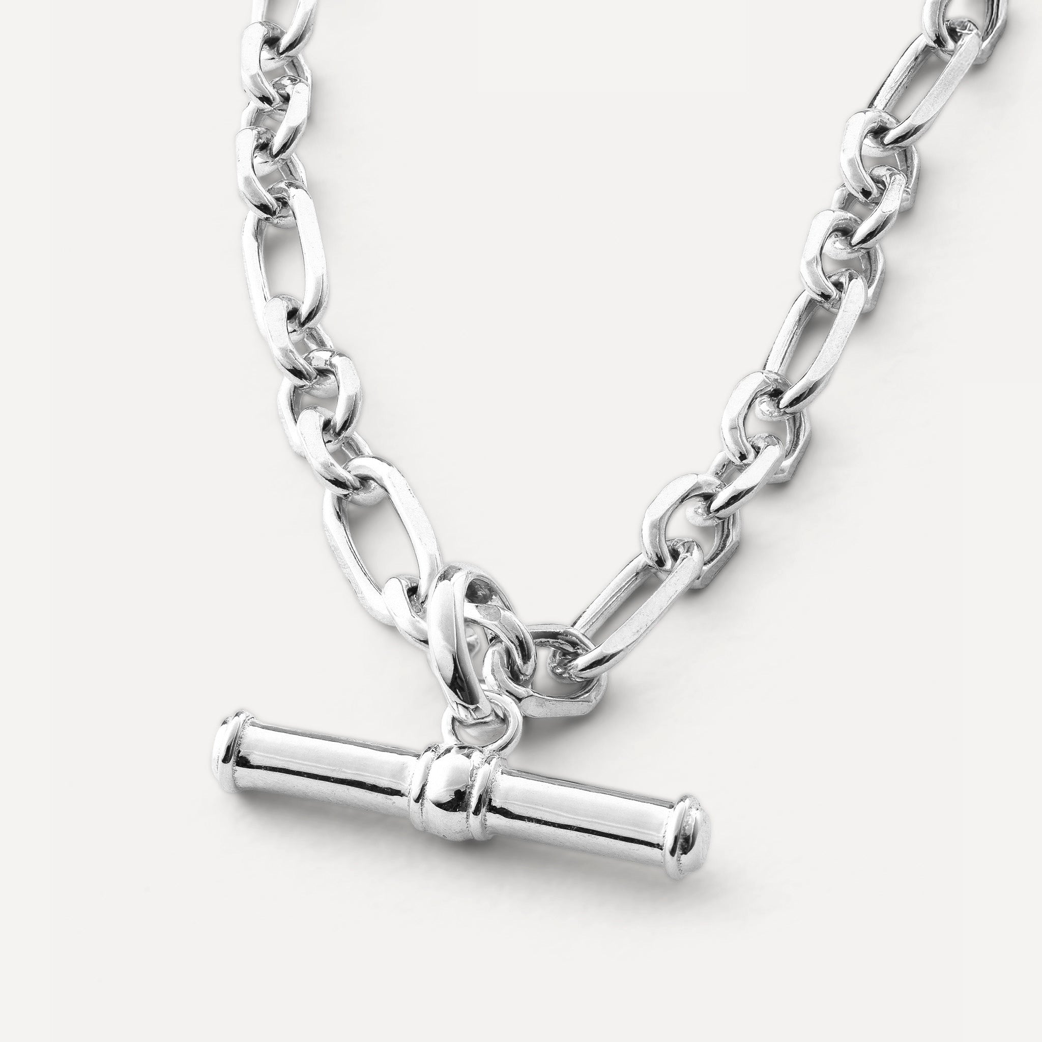 Essential T-Bar on Figaro Chain