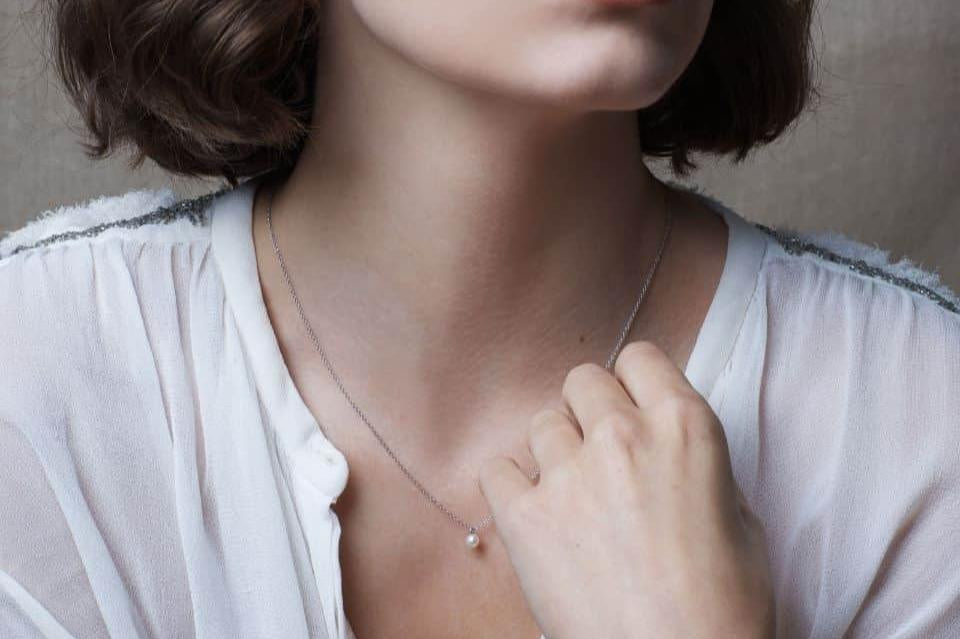 leah_necklace_and_stud_3_.jpg