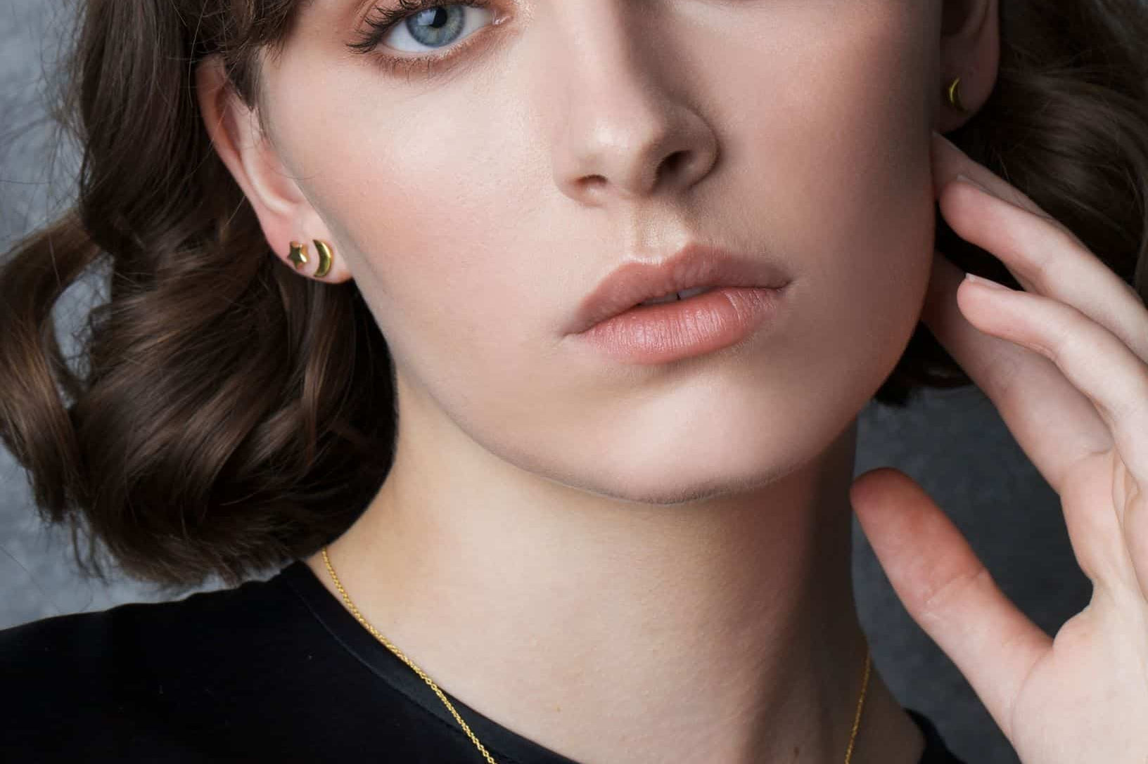 lunasa_pendant_model_gold_1_.jpg