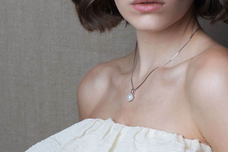 mabel_white_necklace_and_earring.jpg