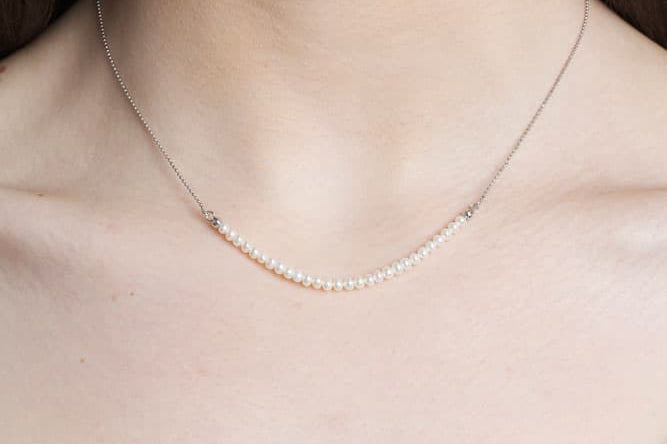web-delicate-small-pearl-necklace.jpg
