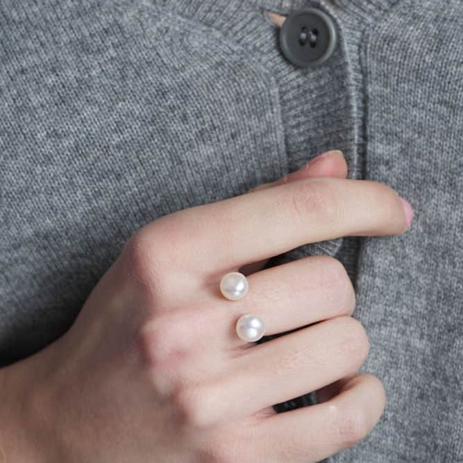 web-silver-double-white-pearl-ring.jpg